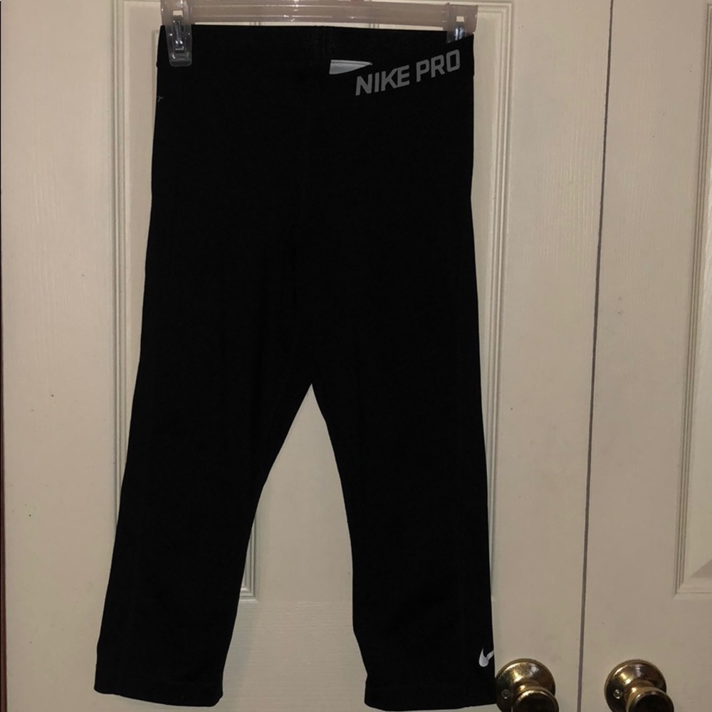 Nike pro cropped gym leggings